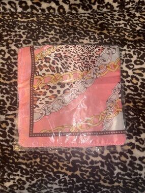 Pink Chain and Leopard Print Women's Scarf